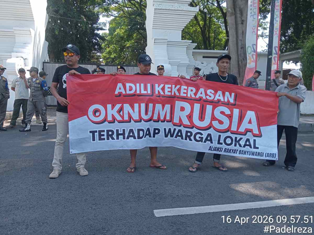 BREAKING NEWS: Warga Geruduk Pendopo Banyuwangi, Tolak “Kampung Rusia” dan Desak Usut Kasus Kekerasan