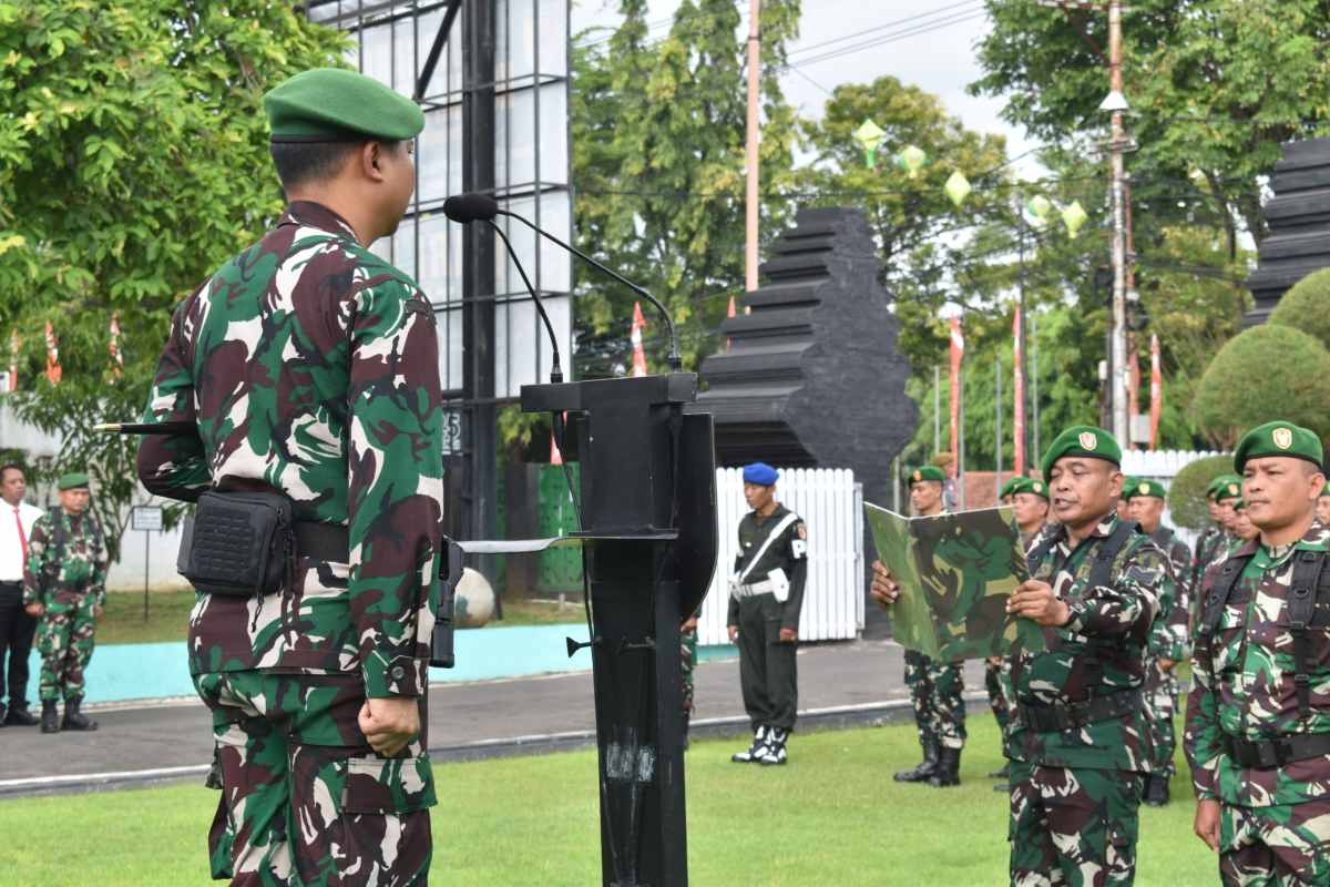 Dandim 0825/Banyuwangi Pimpin Upacara 17-an Bulan April, Tegaskan Disiplin dan Loyalitas Prajurit