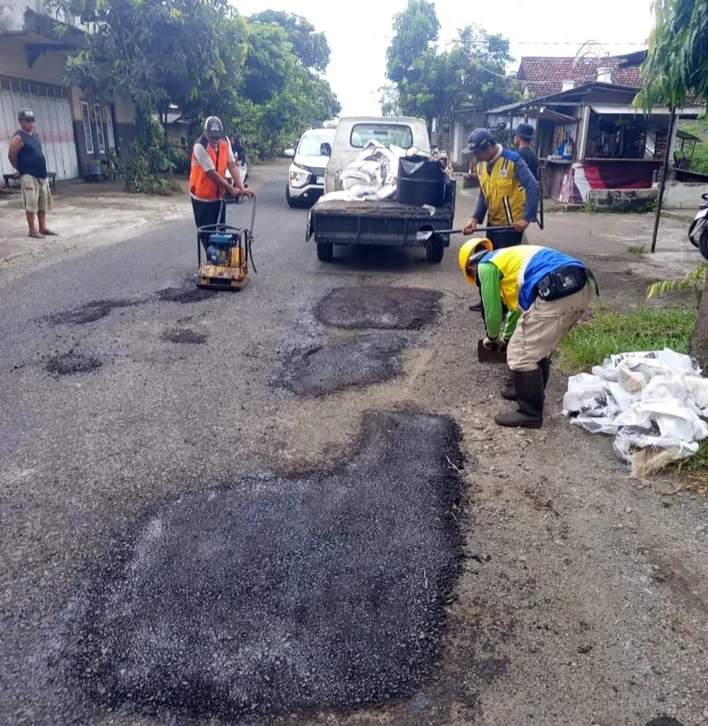 Satgas Jalan Berlubang Banyuwangi Gerak Cepat, Ruas Kesilir–Siliragung Mulai Ditambal