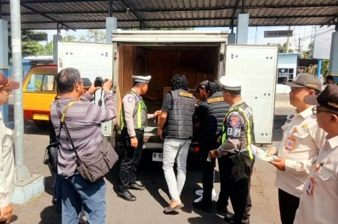 Operasi Kestib LLAJ 2026 di Terminal Brawijaya Banyuwangi, Petugas Tindak Pelanggar dan Edukasi Pengendara