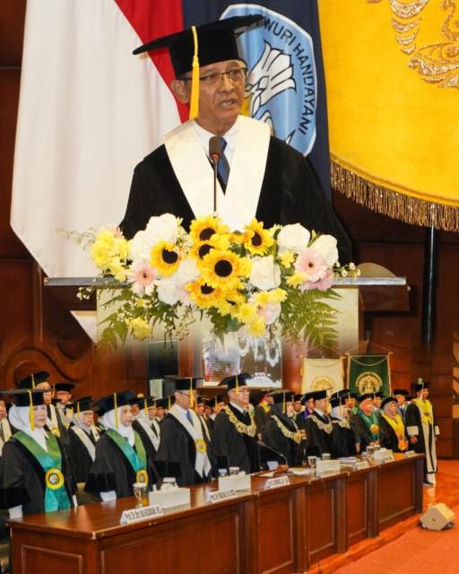 Profil Prof. Dr. Darmoko, S.S., M. Hum, Dikukuhkan Jadi Guru Besar Bidang Ilmu Kepakaran Filologi Sastra Jawa Kuno Fakultas Ilmu Budaya UI