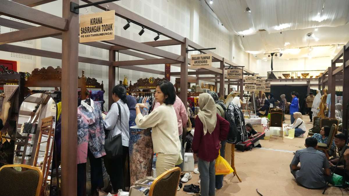 Sasirangan Todak Khas Kalimantan Bersinar di Ajang Persit Bisa 2 Jakarta