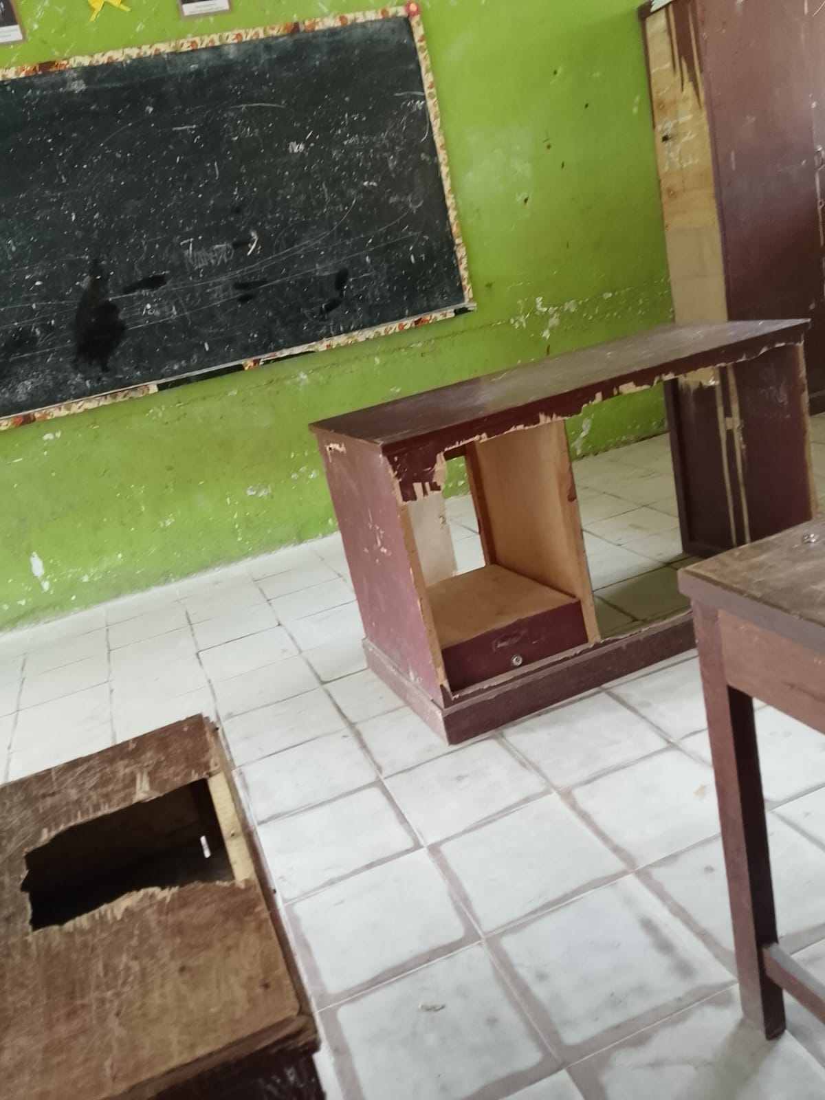 Desakan Warga Makin Menguat. Amir Mahmud diminta "mundur" dari Kepala MTs GUPPI Malintang