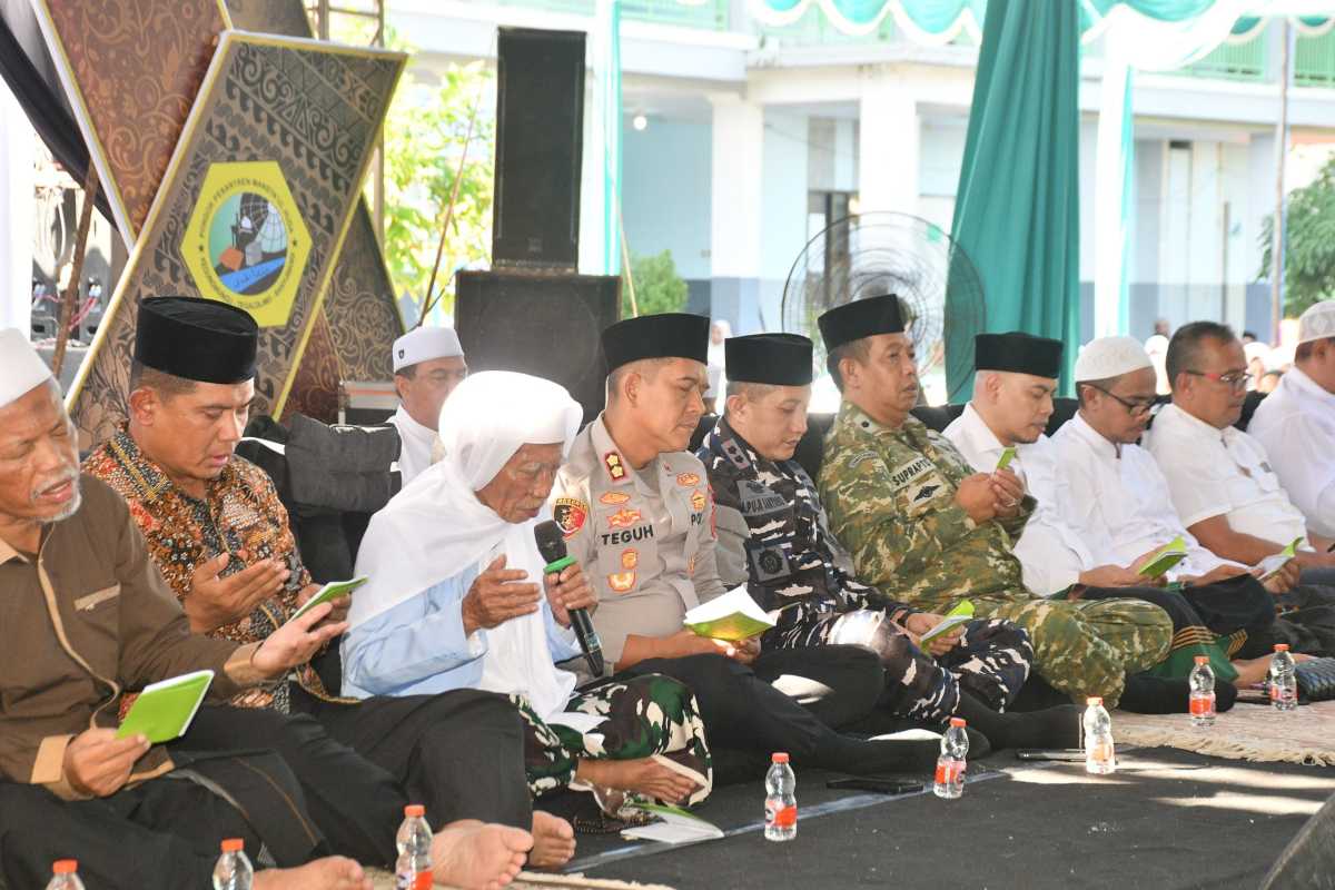 Kasdim 0825/Banyuwangi Hadiri Hari Lahir Pondok Pesantren Mansya’ul Huda ke-56 dan Istighotsah Jamaah Dzikir Nurul Wathon Bersama TNI-Polri serta Masyarakat